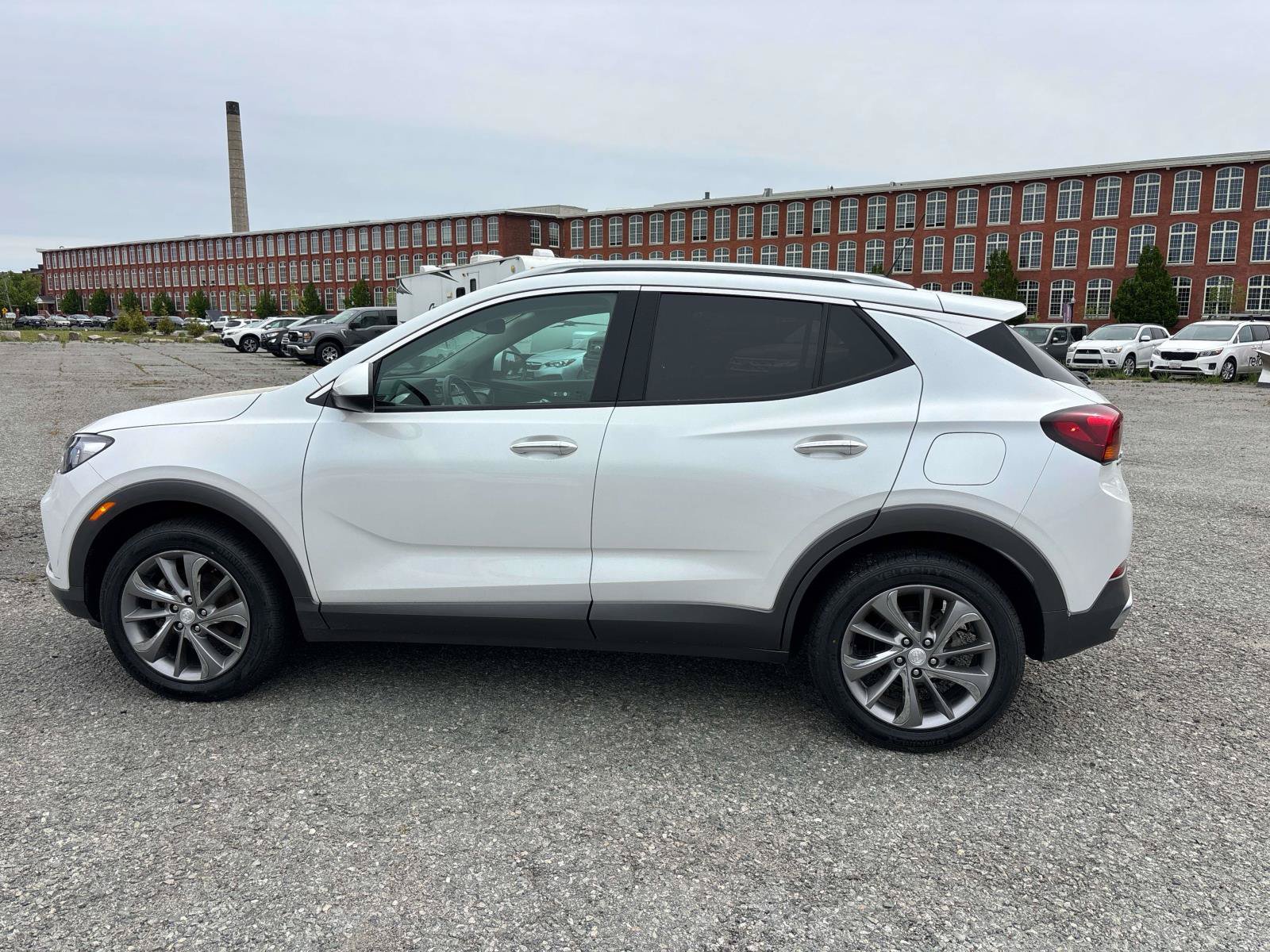 Used 2022 Buick Encore GX Essence w/ Experience Buick Package AWD/4WD image 8