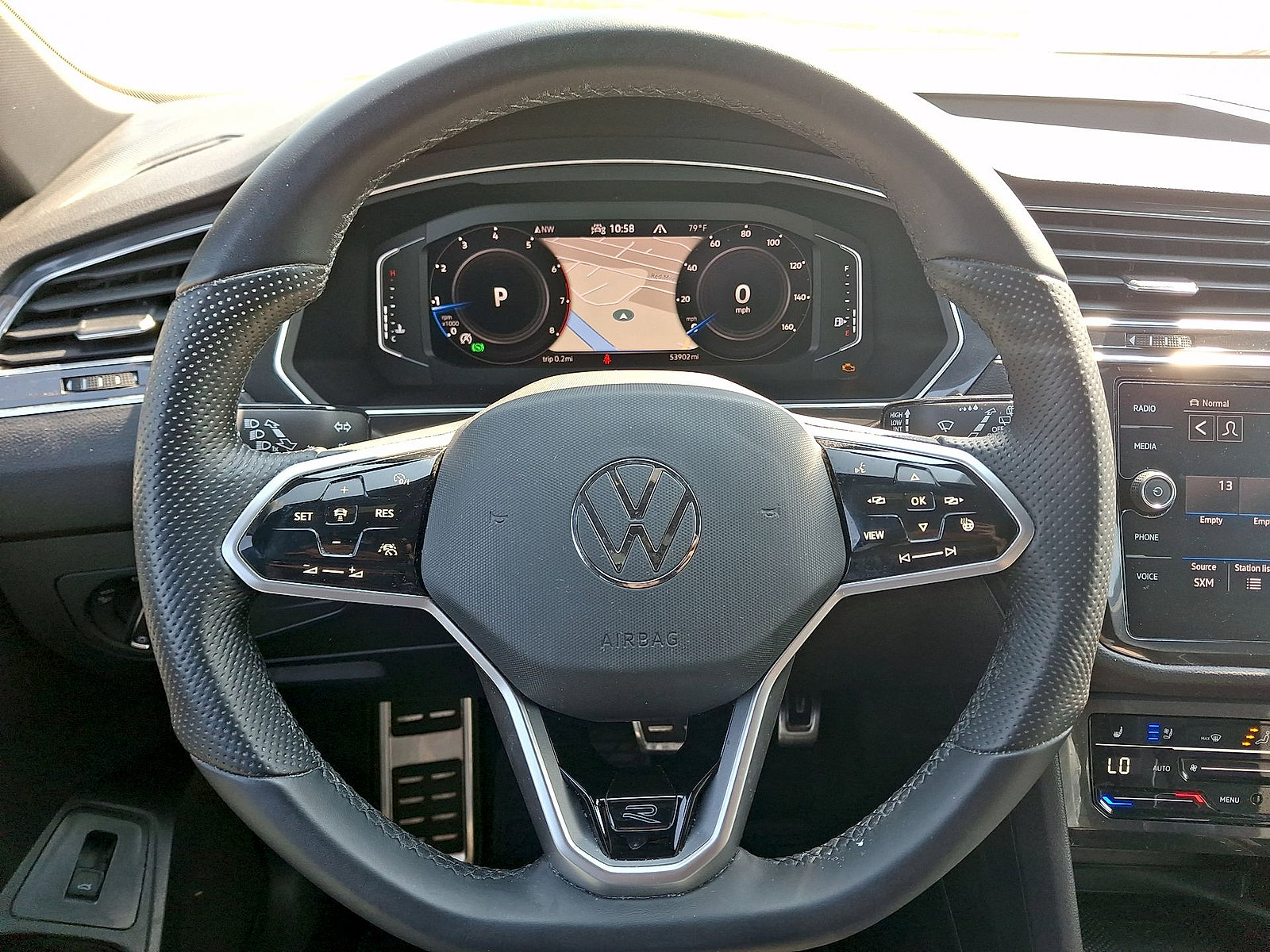 Used 2022 Volkswagen Tiguan SEL R-Line AWD/4WD image 16