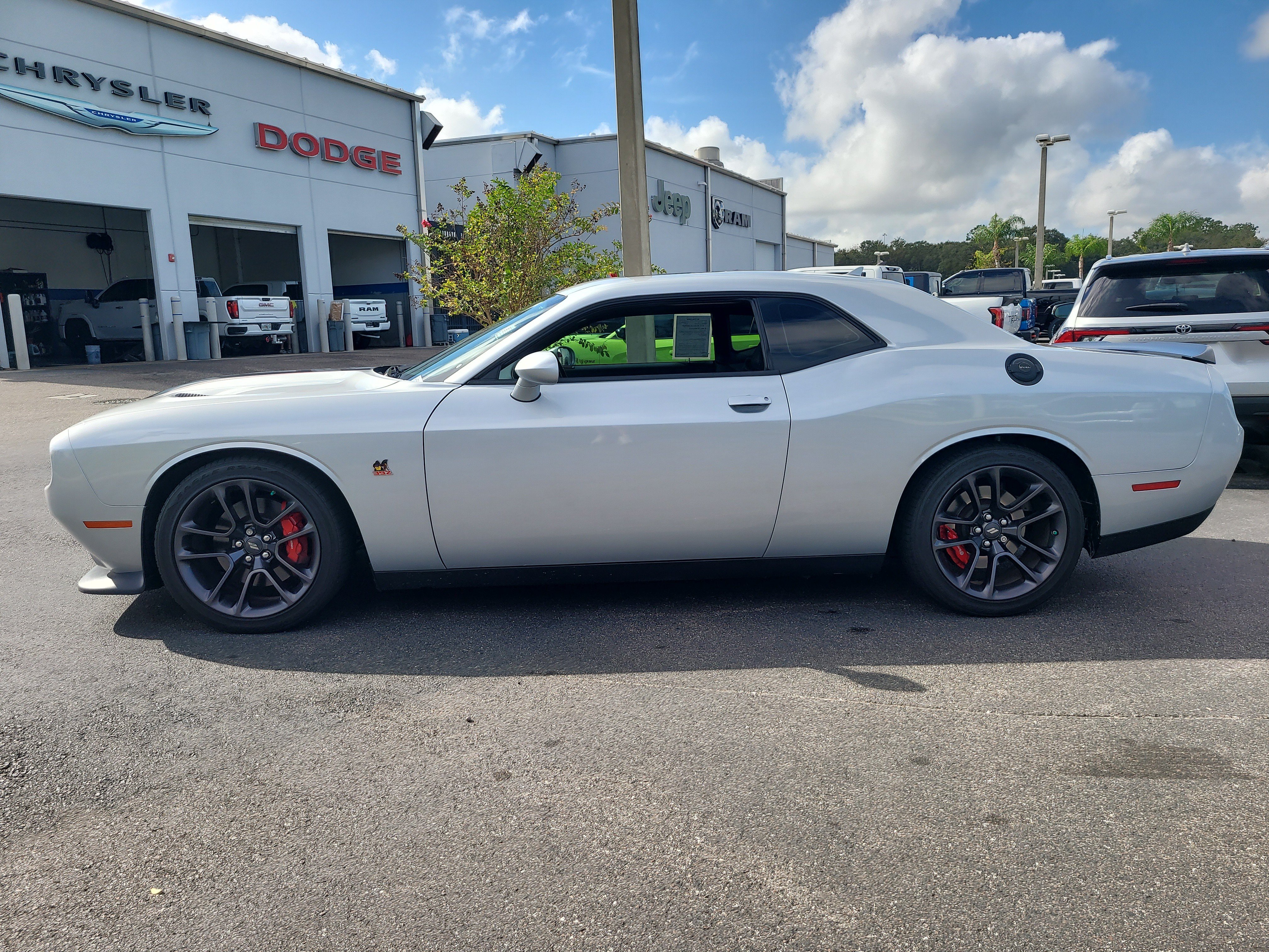 Used 2022 Dodge Challenger R/T Scat Pack w/ Plus Package RWD image 7