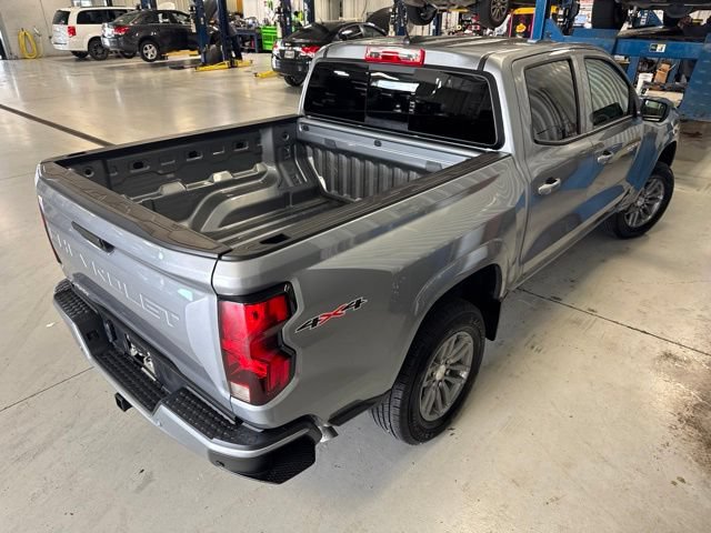 Used 2025 Chevrolet Colorado LT w/ Advanced Trailering Package AWD/4WD image 17