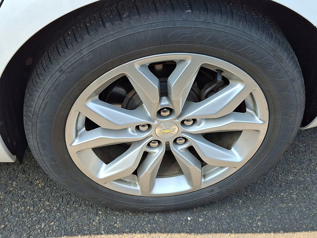 Certified 2016 Chevrolet Impala LT w/ Convenience Package FWD image 9
