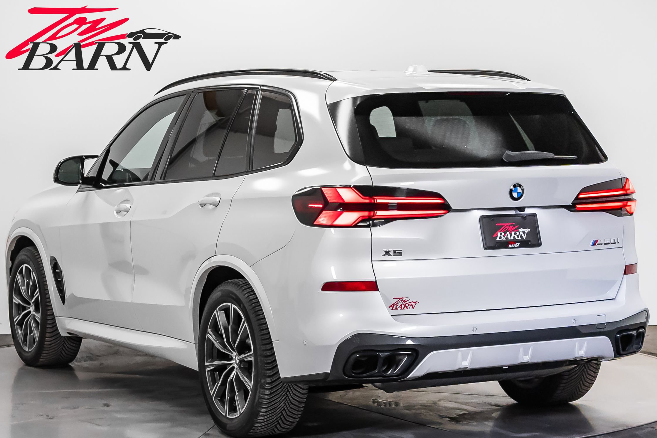 Used 2024 BMW X5 M60i image 3