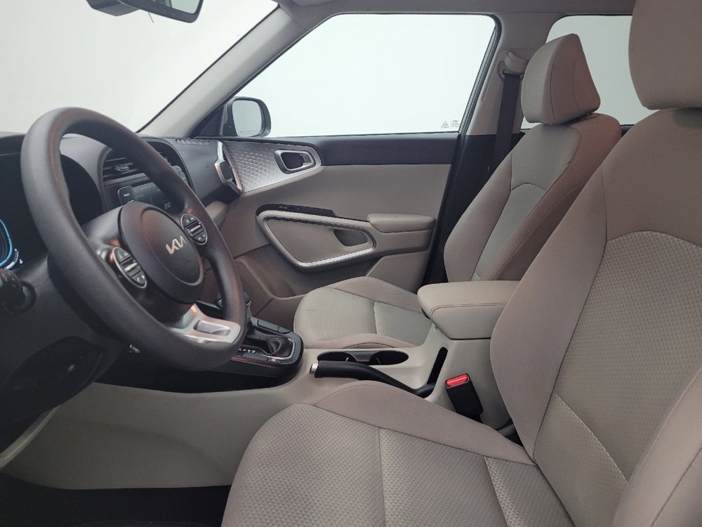 Used 2025 Kia Soul LX FWD image 17