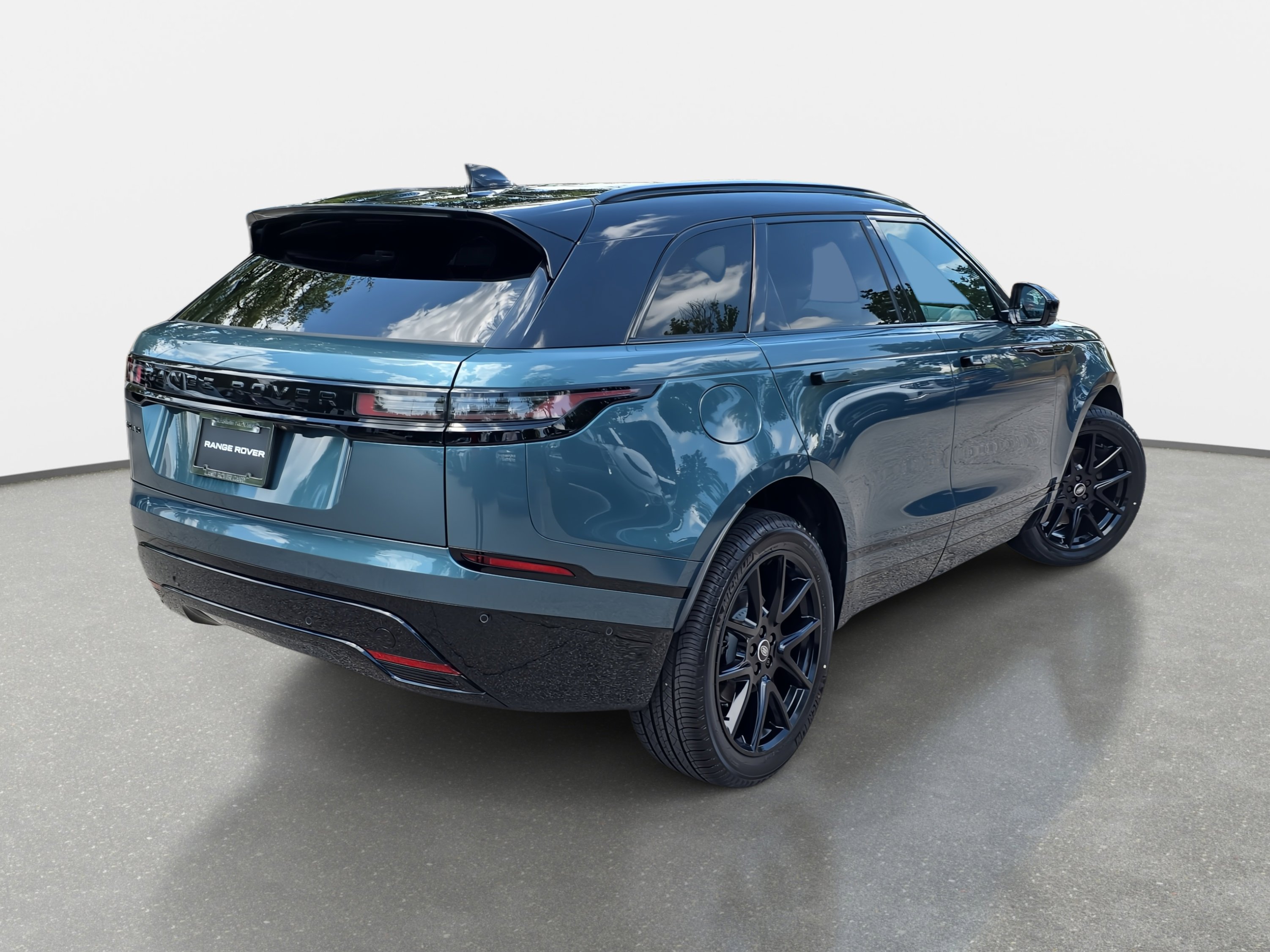 New 2026 Land Rover Range Rover Velar Dynamic SE image 5