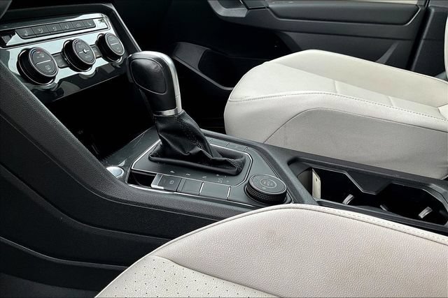 Used 2019 Volkswagen Tiguan SEL AWD/4WD image 18