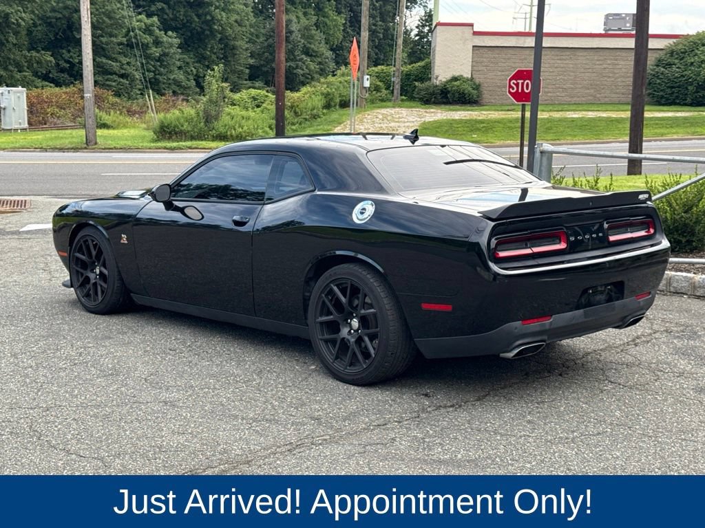 Used 2015 Dodge Challenger R/T Scat Pack w/ Leather Interior Group RWD image 5
