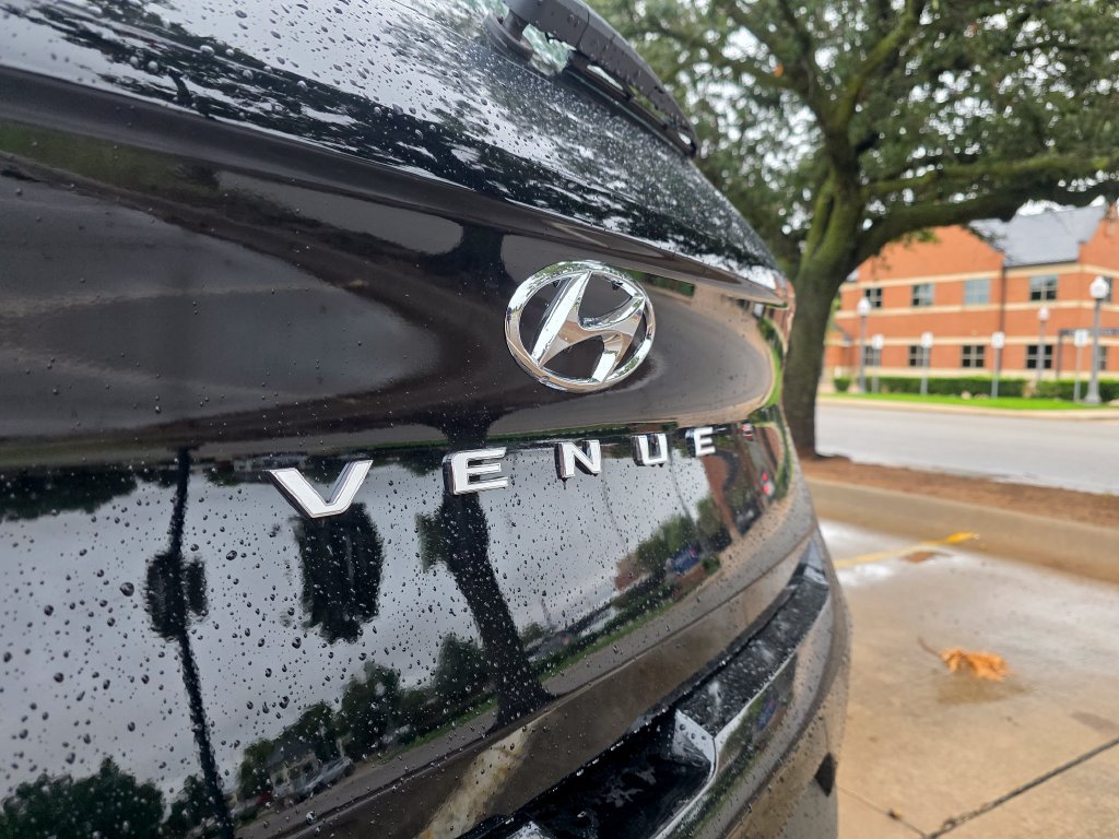 New 2026 Hyundai Venue SEL FWD image 28