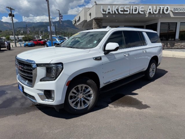 Used 2023 GMC Yukon XL SLT AWD/4WD image 4