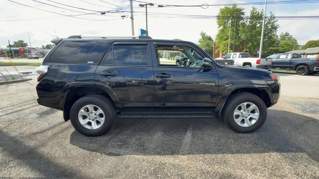 Used 2021 Toyota 4Runner SR5 Premium w/ Moonroof Package AWD/4WD image 9