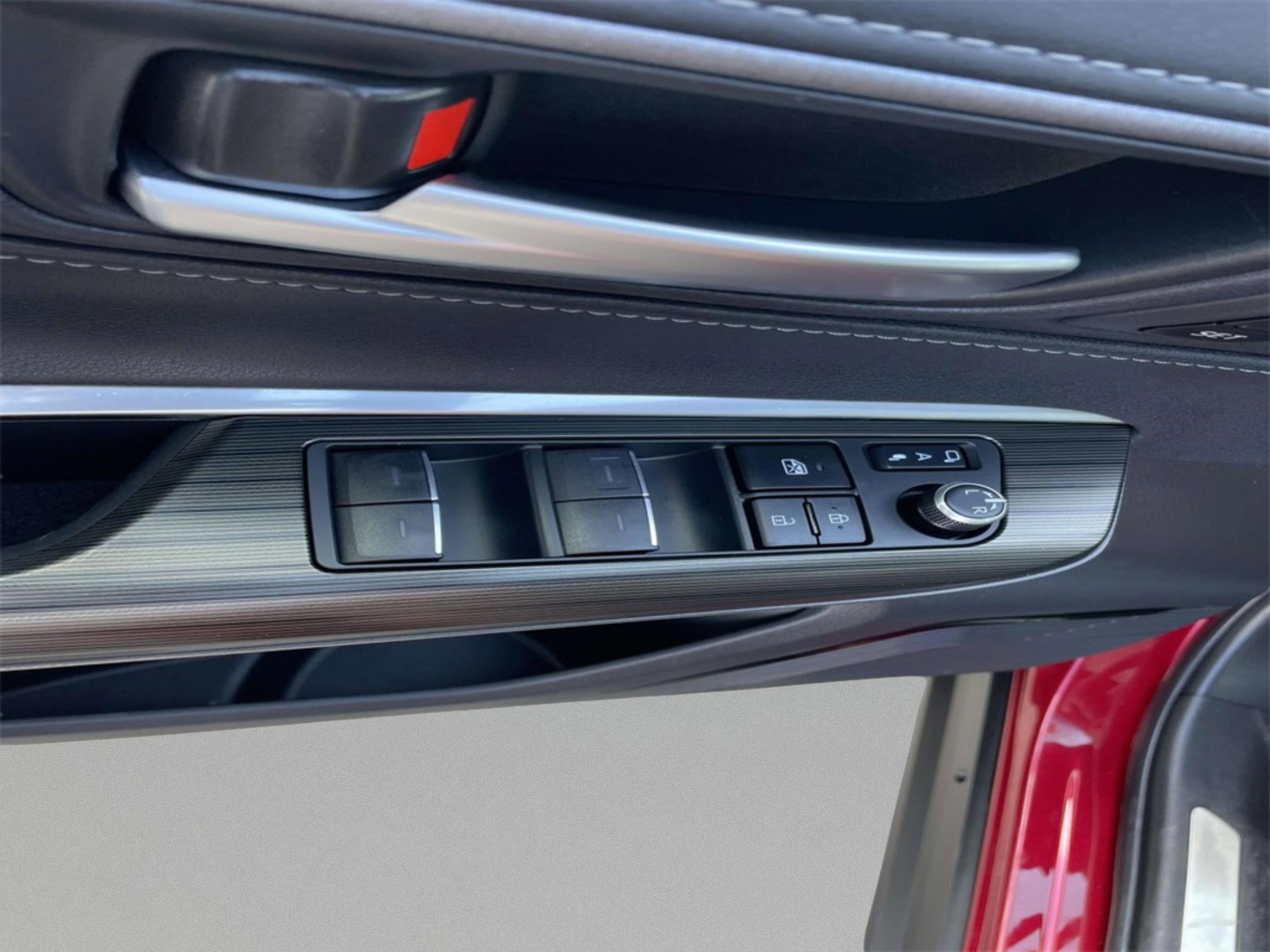 Used 2024 Toyota Venza Limited image 23