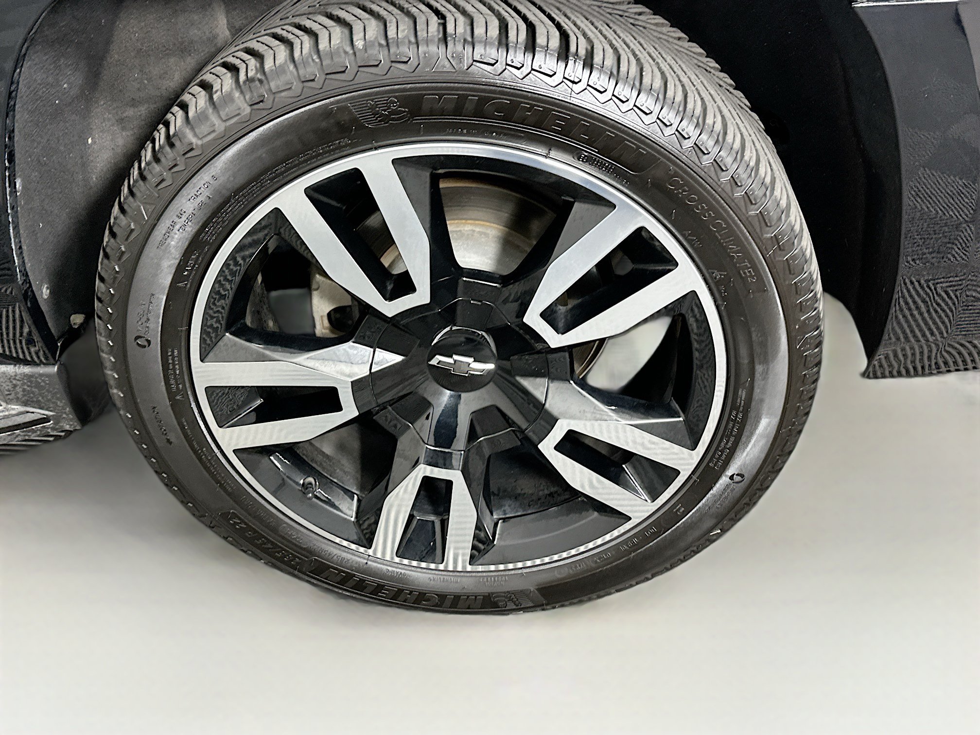 Used 2019 Chevrolet Suburban Premier w/ RST 6.2L Performance Edition AWD/4WD image 11