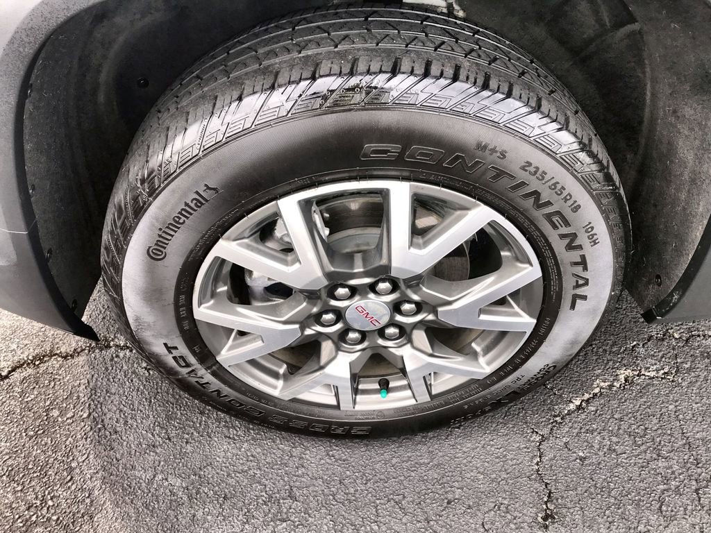 Used 2023 GMC Acadia SLE w/ Driver Convenience Package FWD image 10