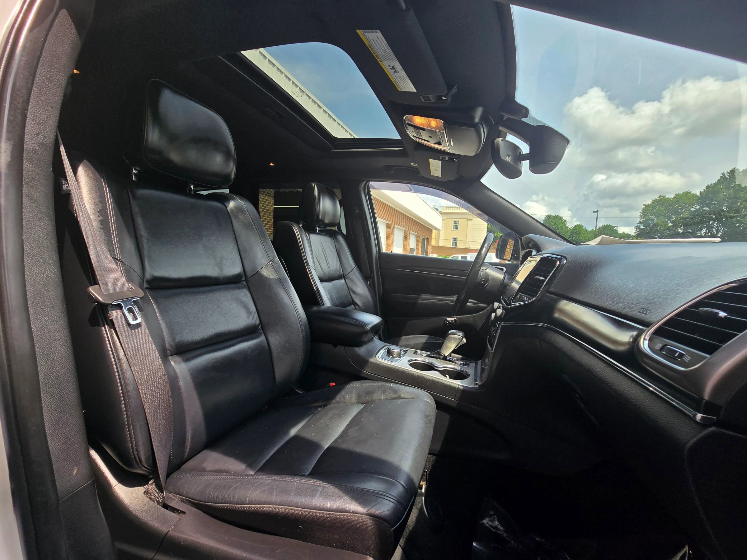 Used 2019 Jeep Grand Cherokee Limited image 11