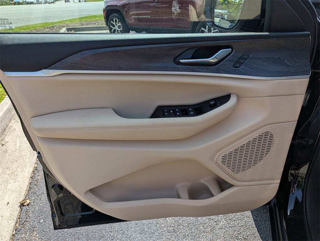 New 2025 Jeep Grand Cherokee L Limited w/ Luxury Tech Group II image 15