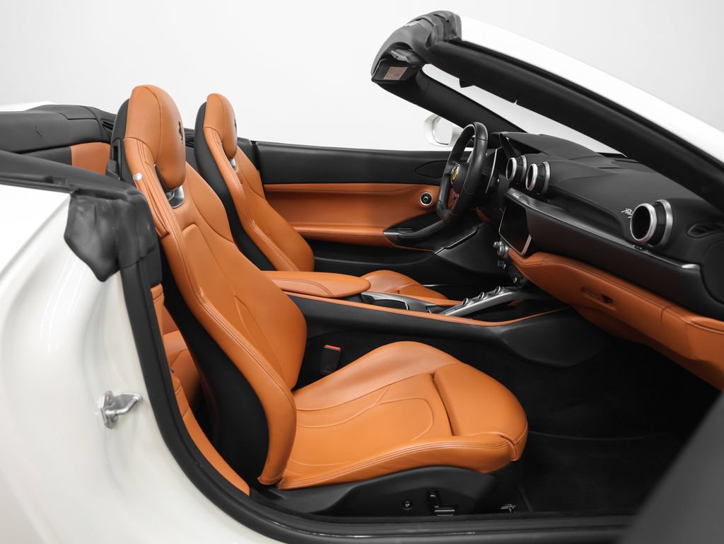 Certified 2019 Ferrari Portofino RWD image 25