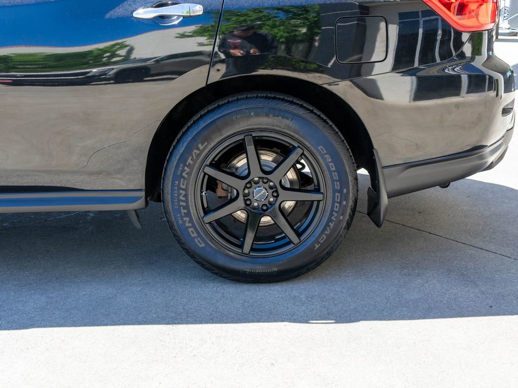 Used 2017 Nissan Pathfinder SL AWD/4WD image 32