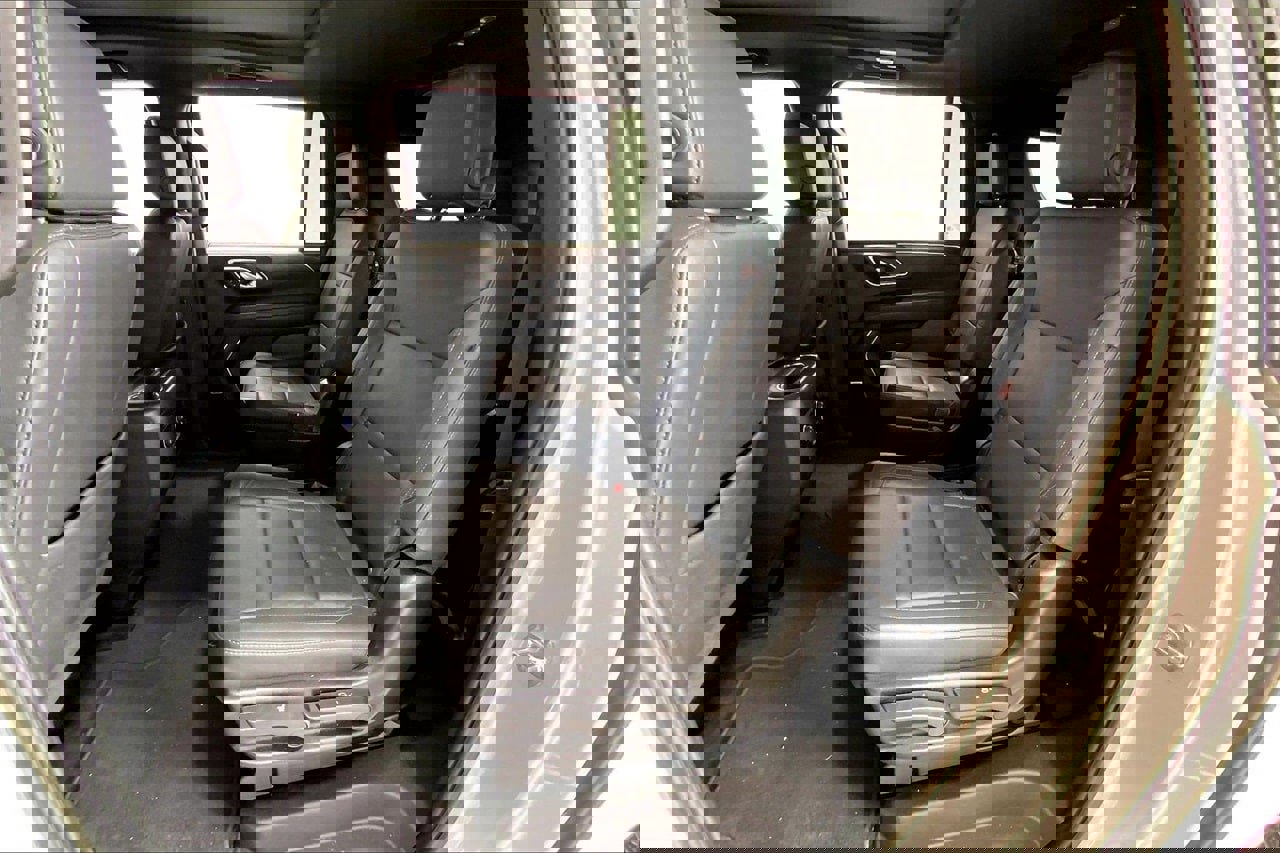 Used 2024 Chevrolet Suburban Z71 w/ Z71 Off-Road Package image 24