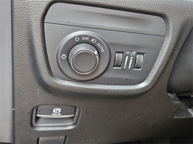 Used 2023 Jeep Grand Cherokee Laredo image 26