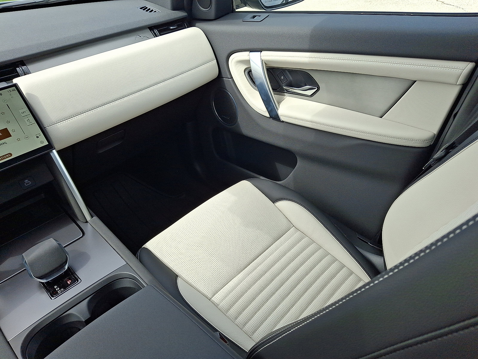 New 2026 Land Rover Discovery Sport Landmark image 14