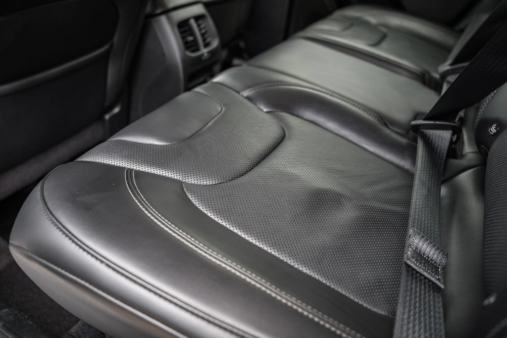 Used 2019 Jeep Cherokee Limited AWD/4WD image 34