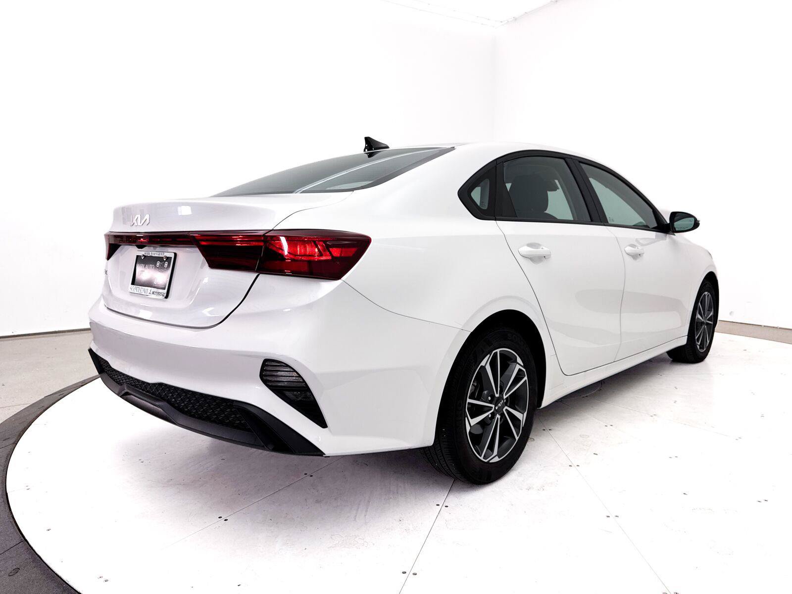 Used 2022 Kia Forte LXS w/ LXS Technology Package FWD image 17