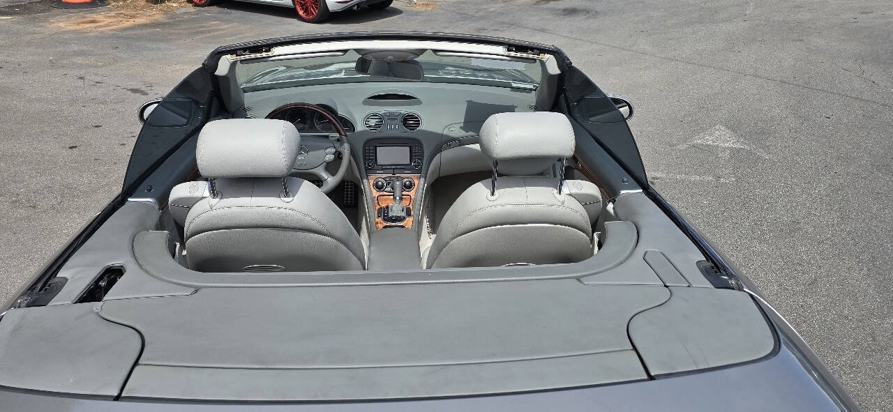 Used 2007 Mercedes-Benz SL 550 w/ AMG Sport Pkg image 25