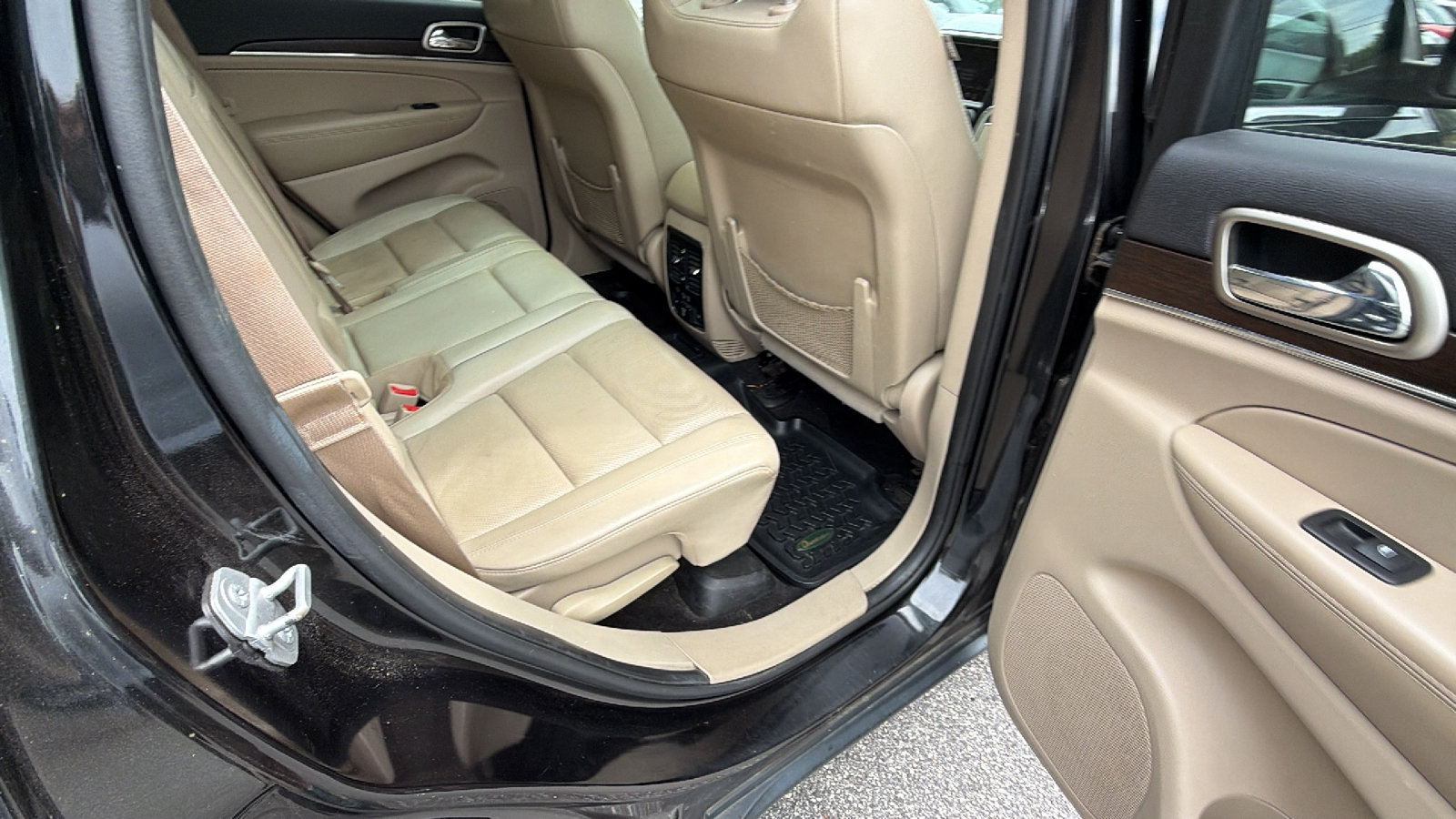 Used 2015 Jeep Grand Cherokee Limited w/ Luxury Group II AWD/4WD image 22