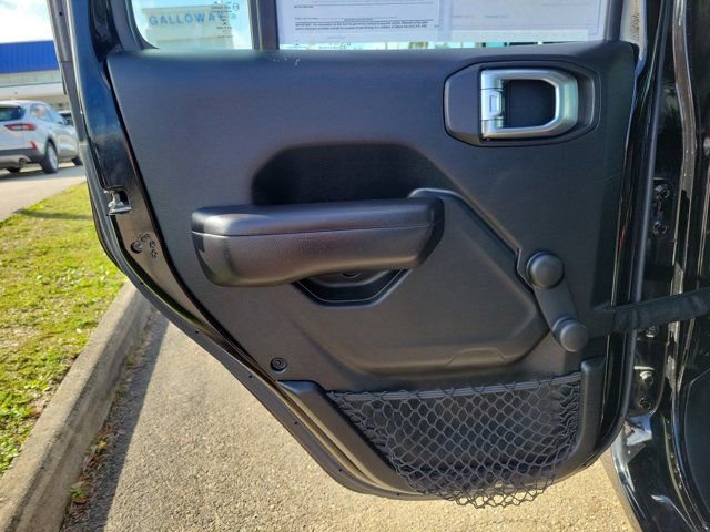 Used 2018 Jeep Wrangler Unlimited Sport image 15