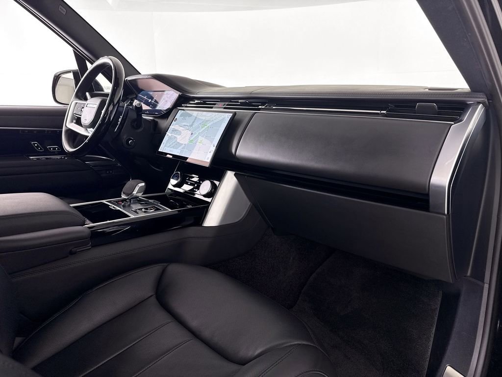 Used 2023 Land Rover Range Rover Autobiography image 13