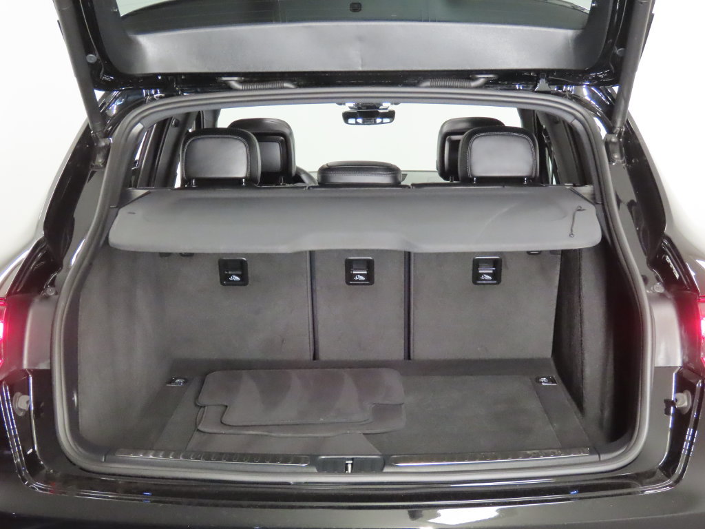Certified 2026 Porsche Macan AWD/4WD image 48
