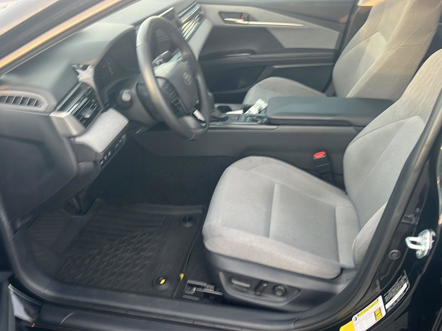 Used 2025 Toyota Camry LE w/ Convenience Package FWD image 10