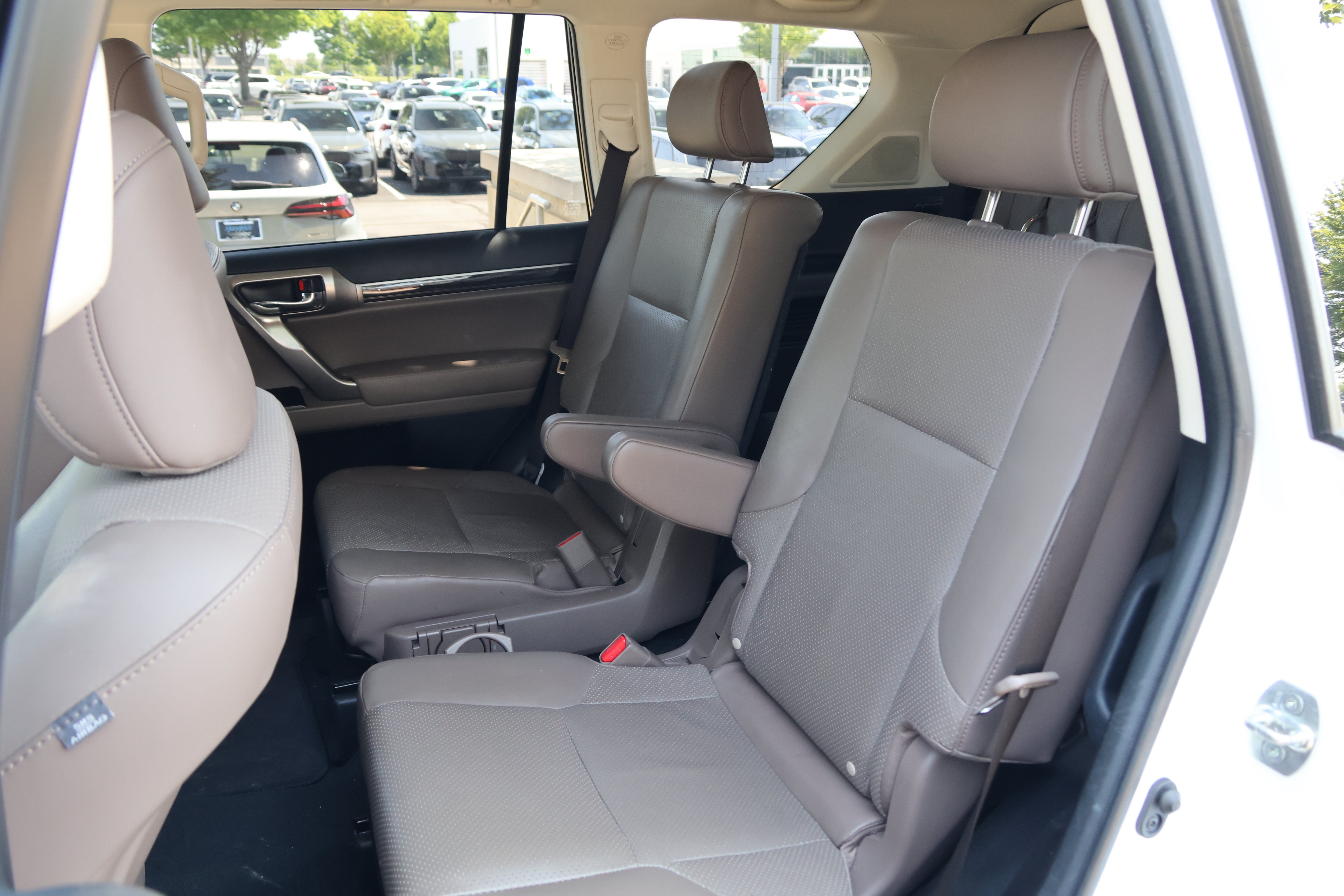 Certified 2023 Lexus GX 460 Luxury w/ Sport Design Package AWD/4WD image 36