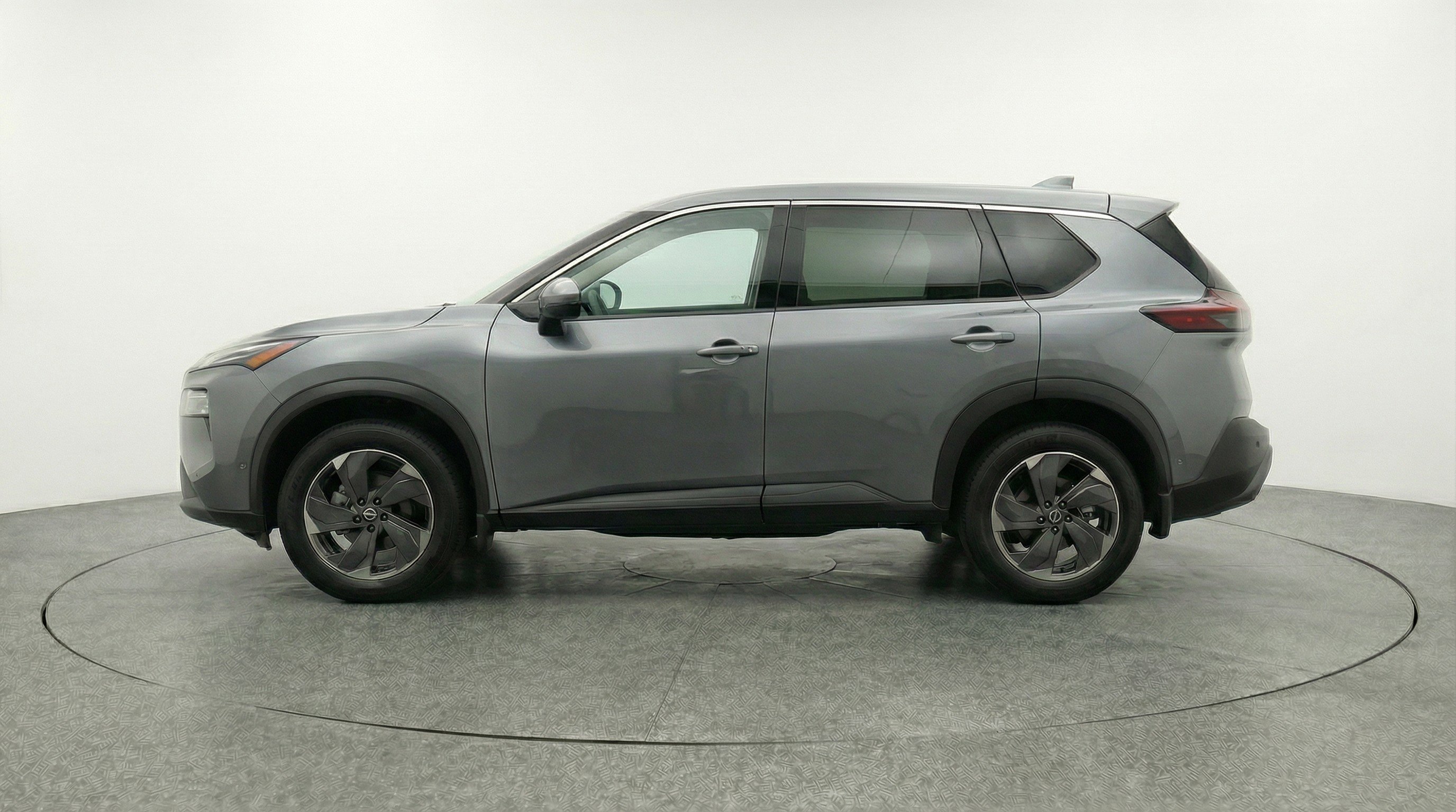 Used 2025 Nissan Rogue SV AWD/4WD image 5