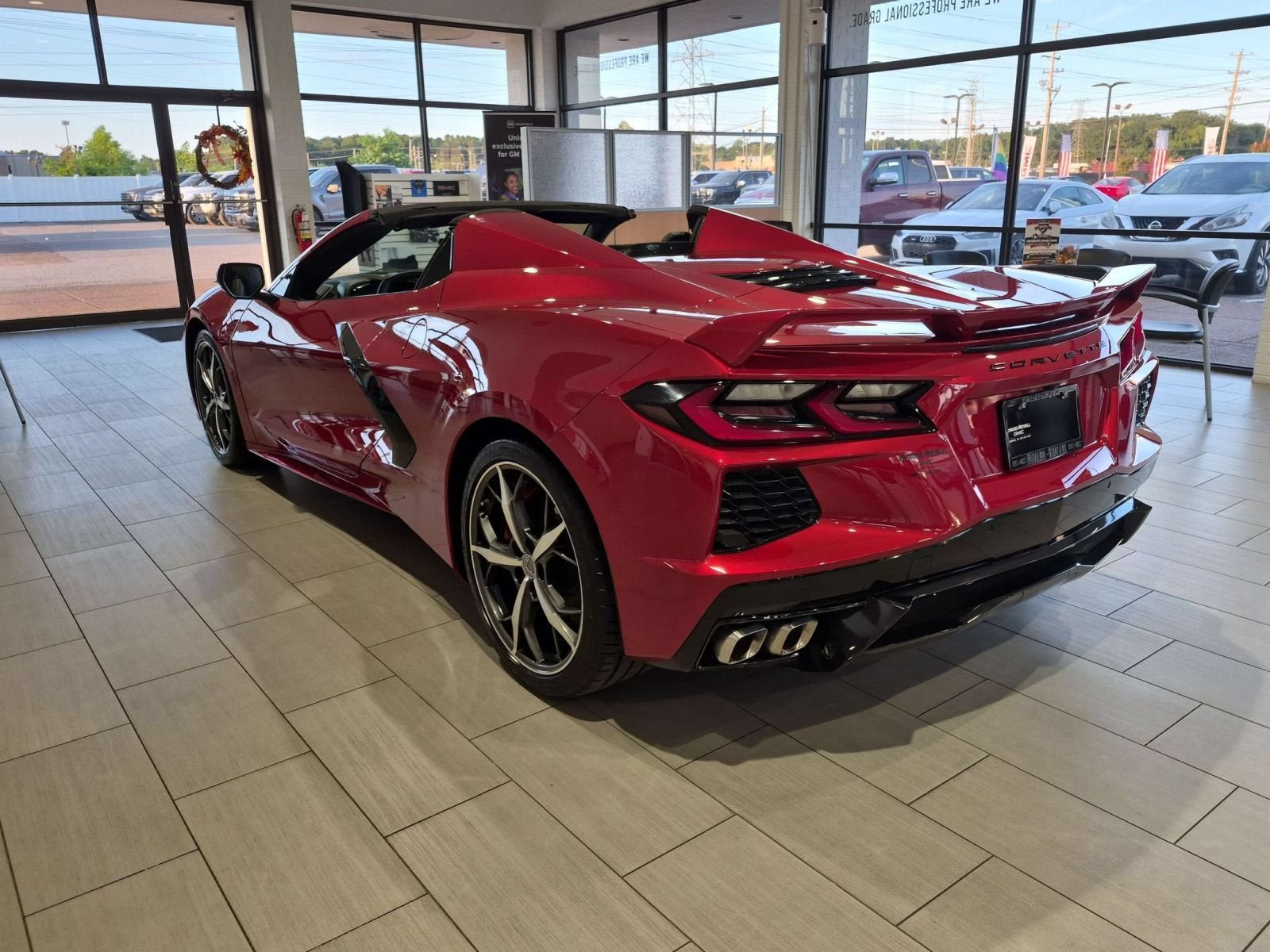Used 2023 Chevrolet Corvette Stingray Premium Conv w/ Z51 Performance Package RWD image 3