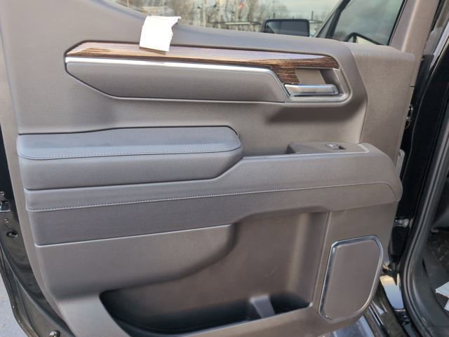 New 2025 GMC Sierra 1500 Elevation image 13