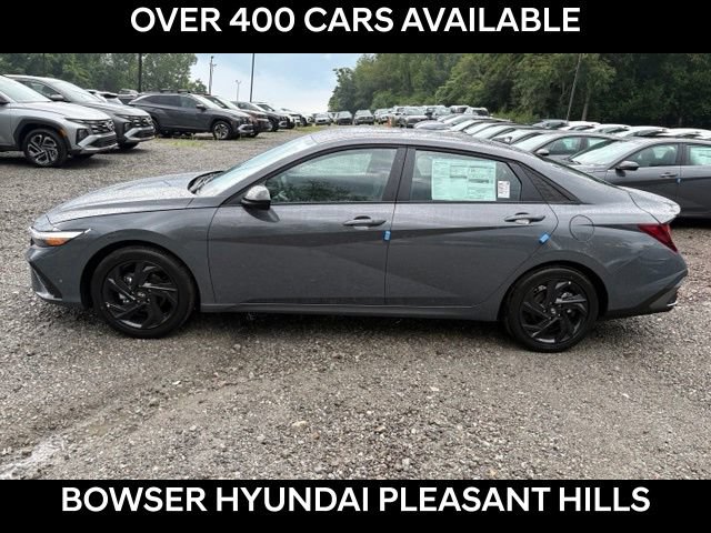 New 2026 Hyundai Elantra SEL Sport FWD image 2