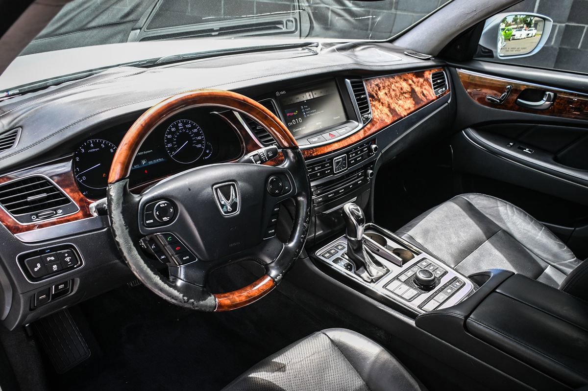 Used 2016 Hyundai Equus Signature RWD image 9