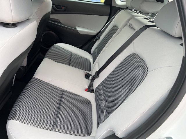 Used 2023 Hyundai Kona SE image 19