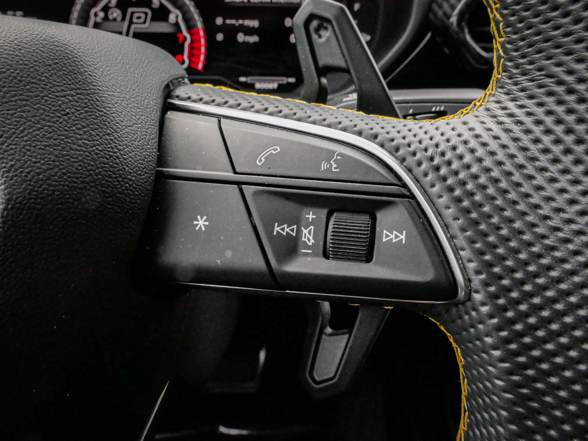 Used 2021 Lamborghini Urus AWD/4WD image 20