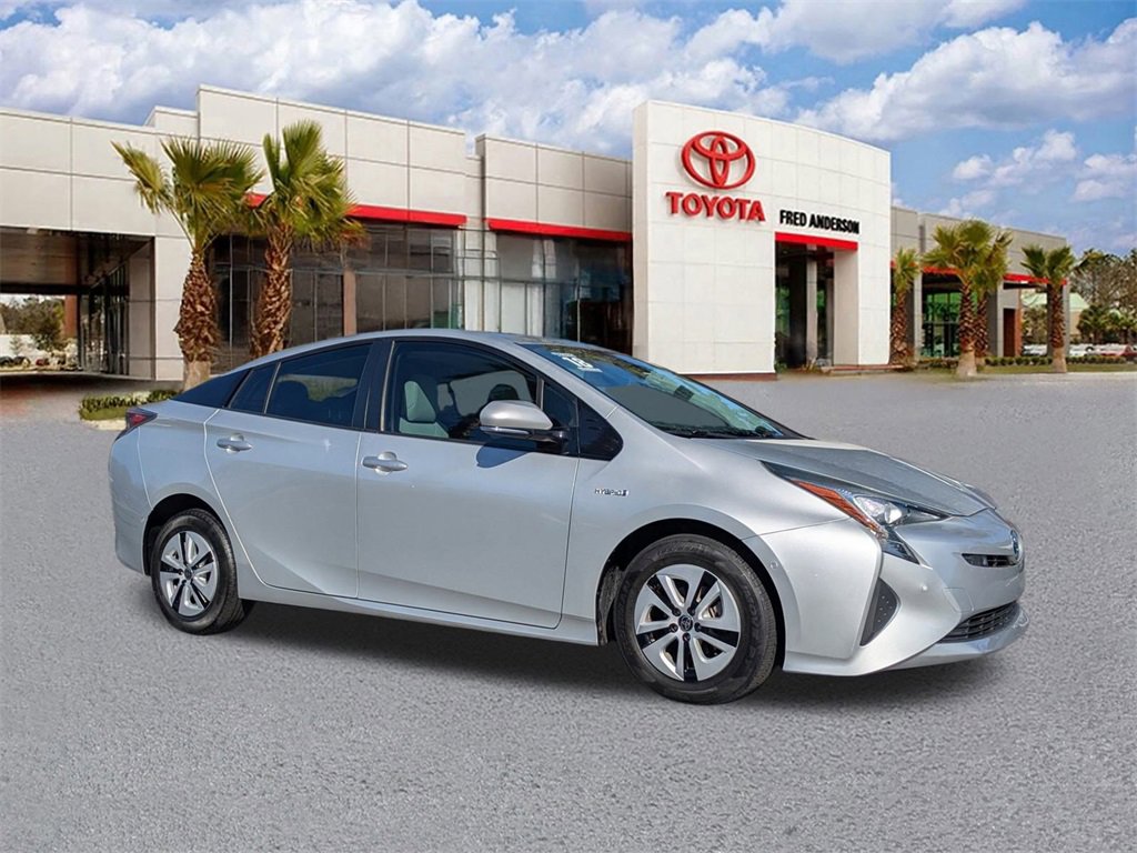Used 2018 Toyota Prius Four image 2