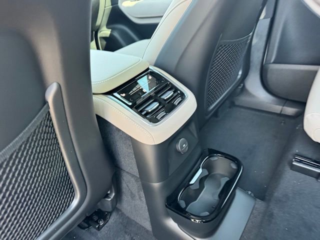 New 2026 Volvo XC90 T8 Plus w/ Protection Package image 20