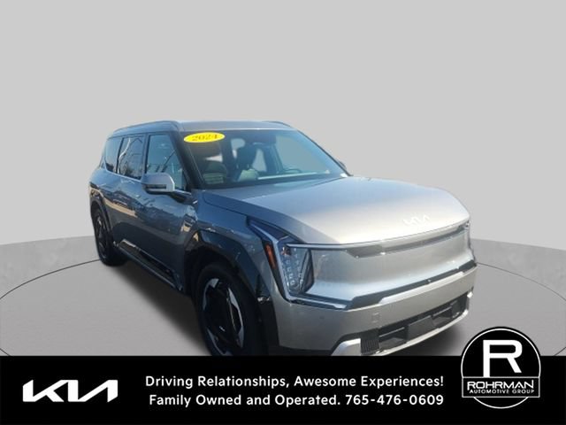 Used 2024 Kia EV9 Land AWD/4WD image 3