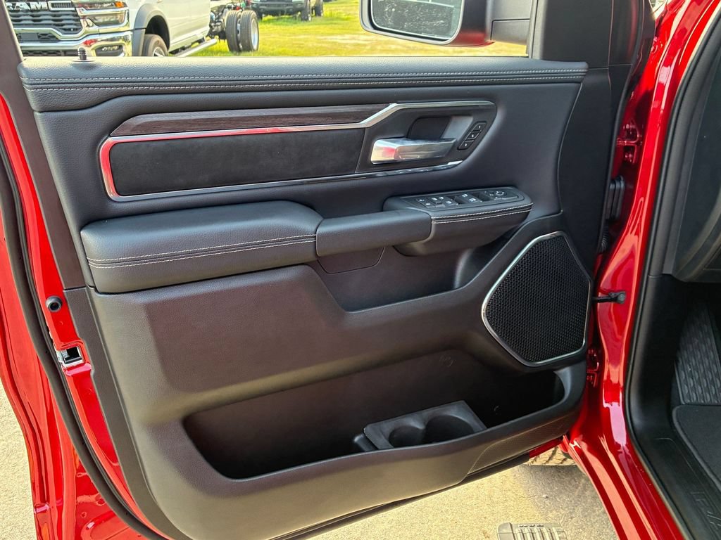 New 2027 RAM 1500 Laramie w/ Laramie Preferred Package AWD/4WD image 12