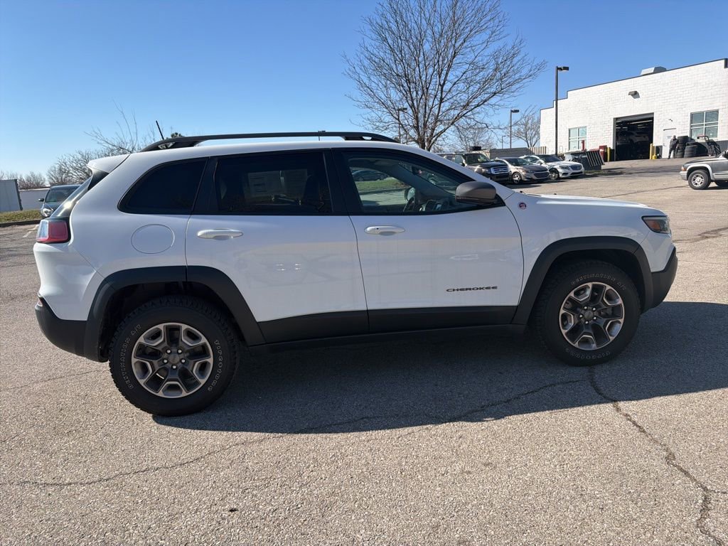 Used 2019 Jeep Cherokee Trailhawk w/ Cold Weather Group AWD/4WD image 6