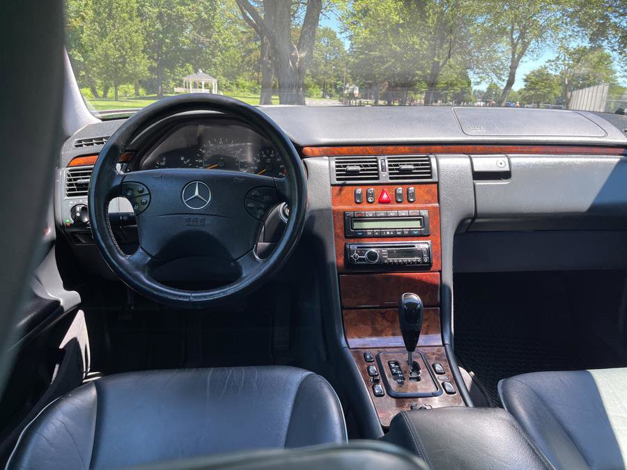 Used 2002 Mercedes-Benz E 320 4MATIC Wagon image 27