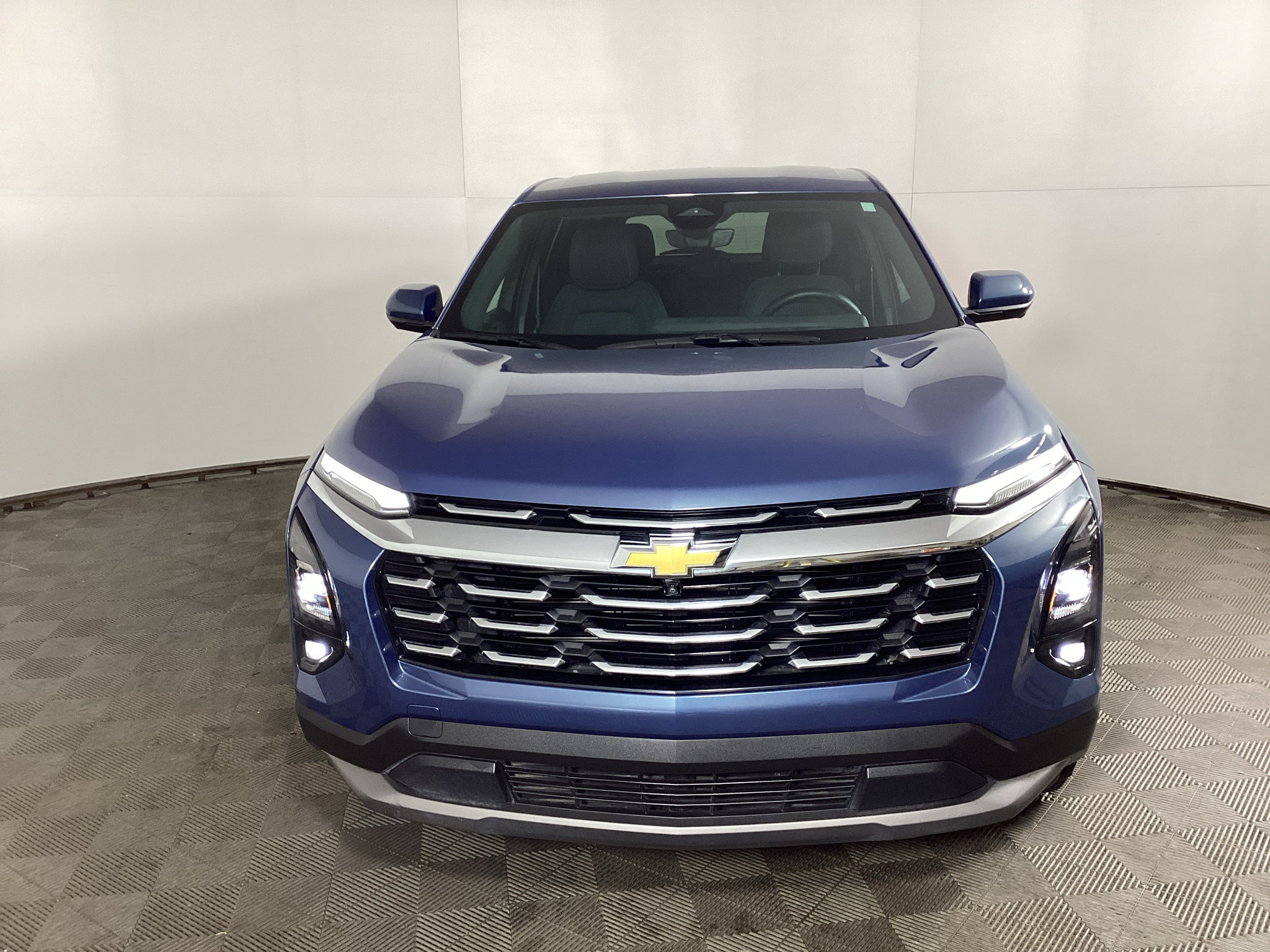 Used 2025 Chevrolet Equinox LT w/ Safety and Technology Package AWD/4WD image 7
