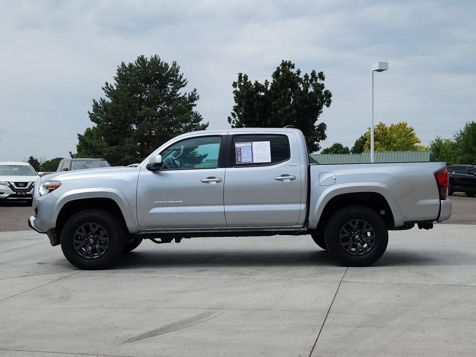 Used 2023 Toyota Tacoma SR5 w/ Technology Package AWD/4WD image 2