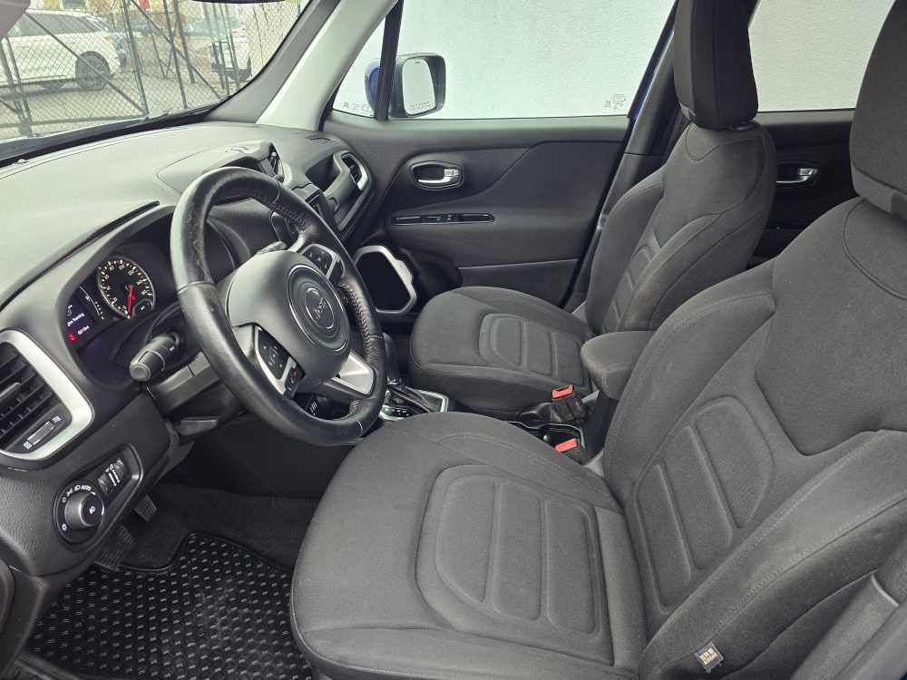 Used 2019 Jeep Renegade Latitude w/ Cold Weather Group AWD/4WD image 22