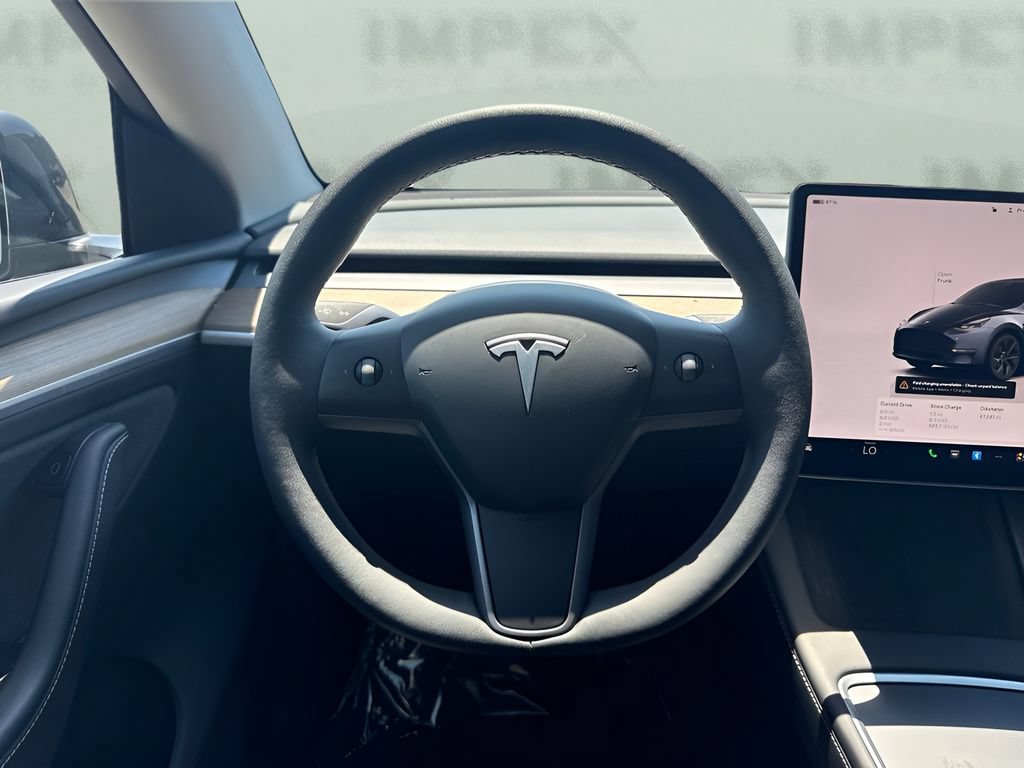 Used 2025 Tesla Model Y Long Range AWD/4WD image 9