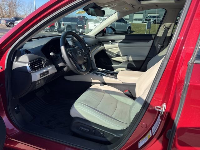Used 2019 Honda Accord Touring image 11